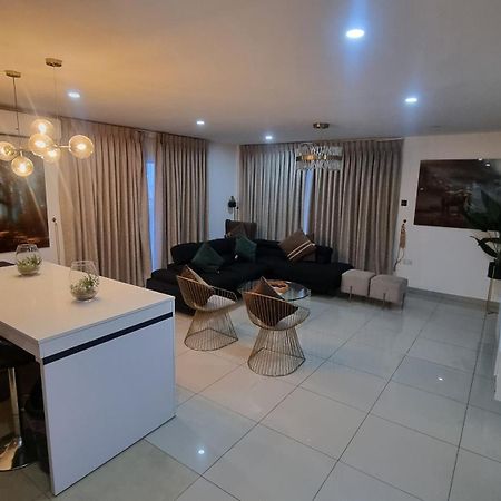 The Gallery Luxury Suites Cpg East Legon Zewnętrze zdjęcie